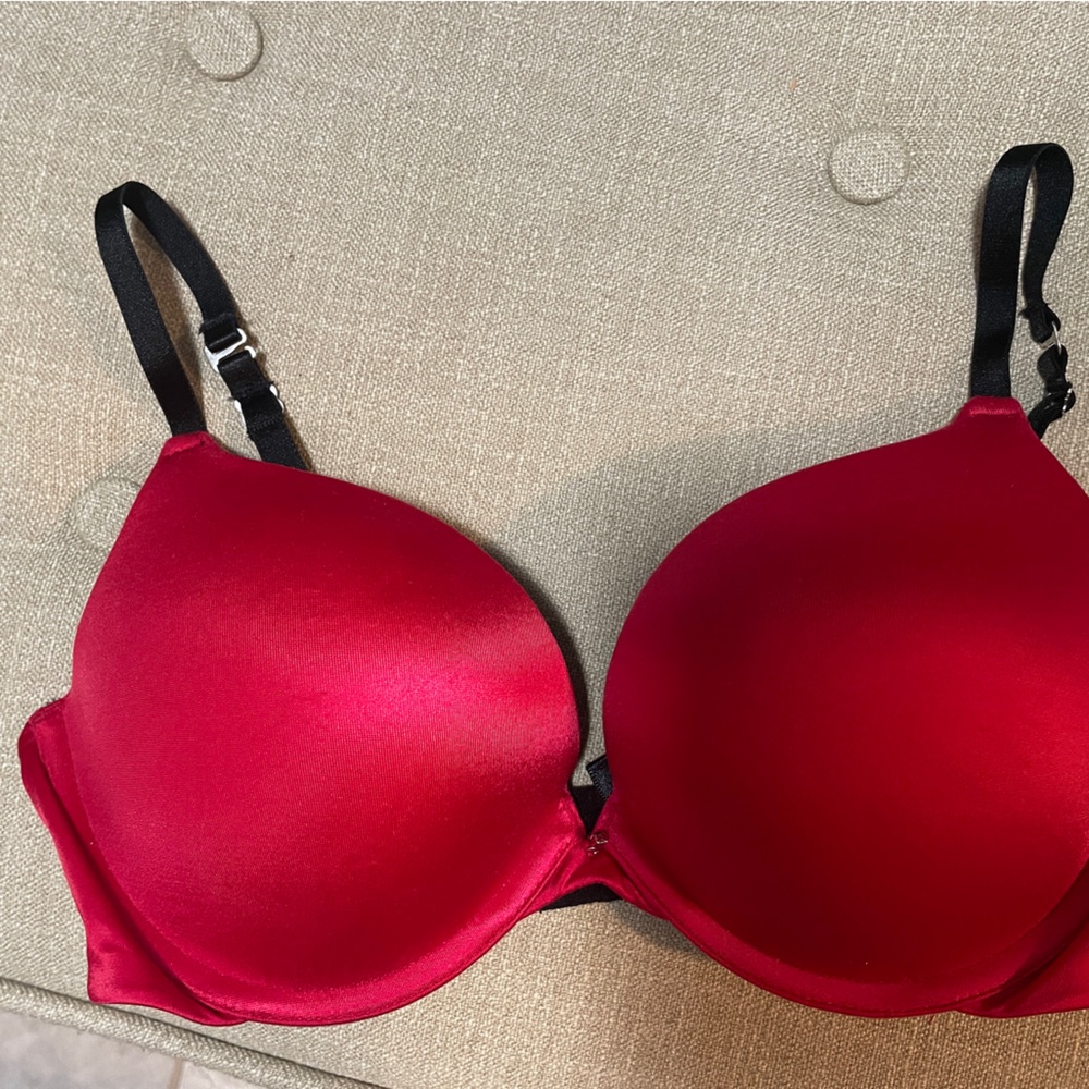 Frederick's of Hollywood Vibrant Red Bra